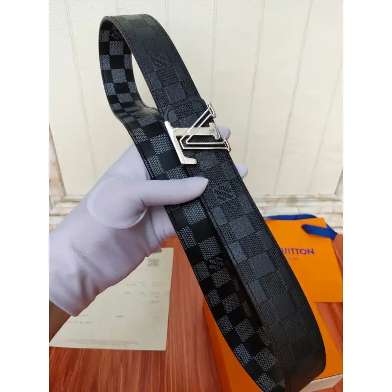 LV s Belte 19XIA0012