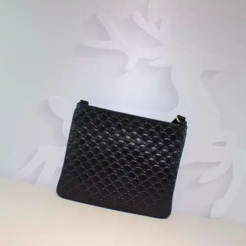 G*u*i messenger bags 19gm0032