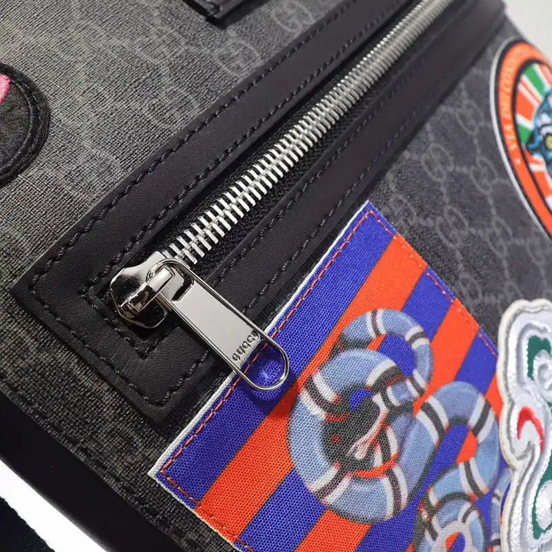 G*u*i crossbody bag 19gm0043