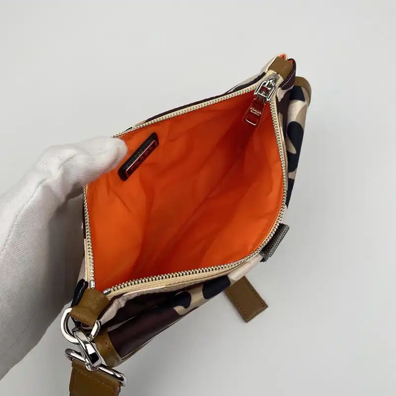 Prada Bags 208B570117