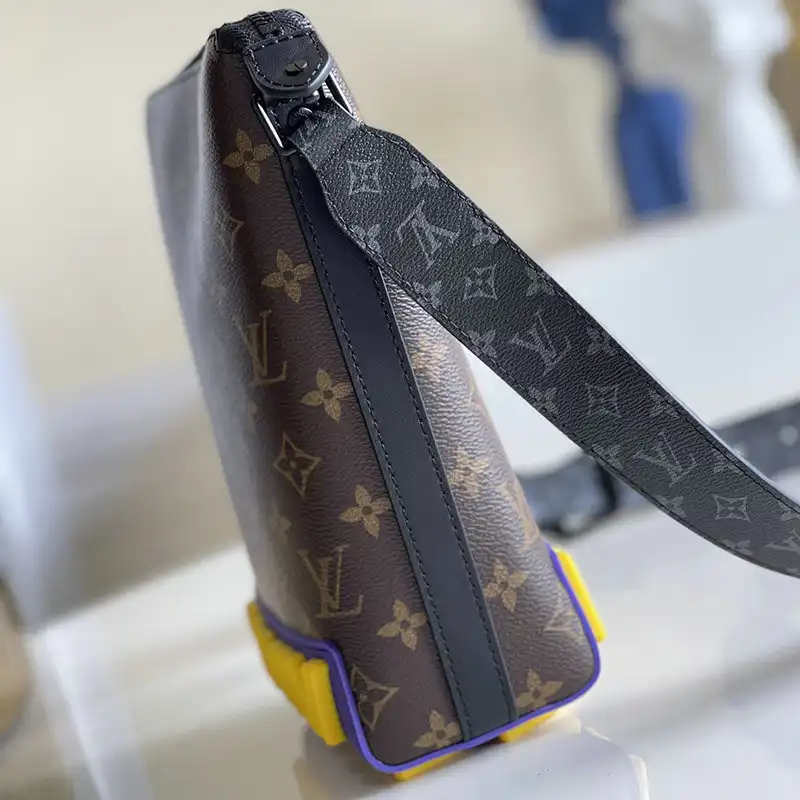 LV Bags 2106DJ0008