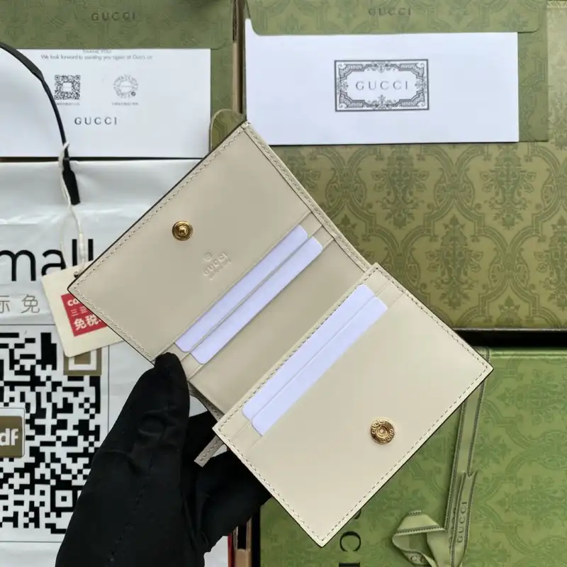 G*u*i s bags 2108ya0080