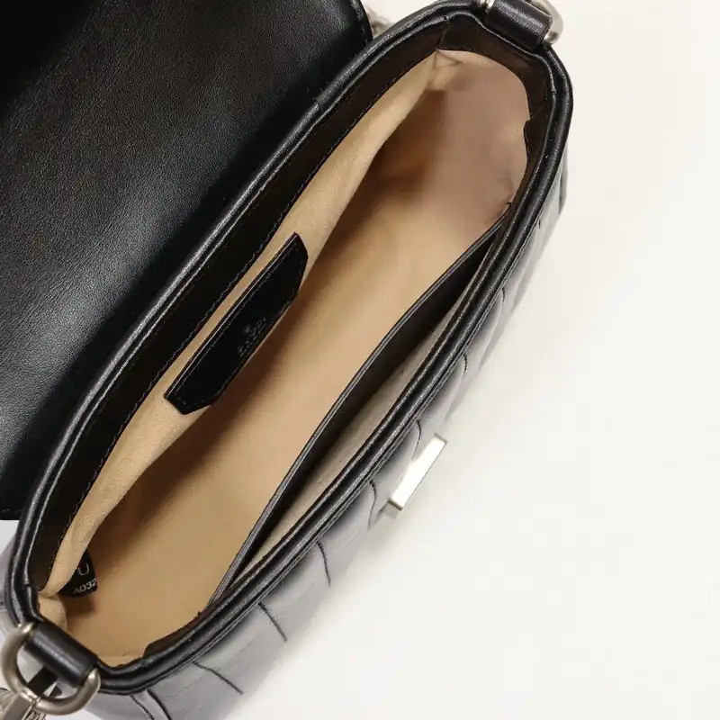 G*u*i bag 2112dj0006