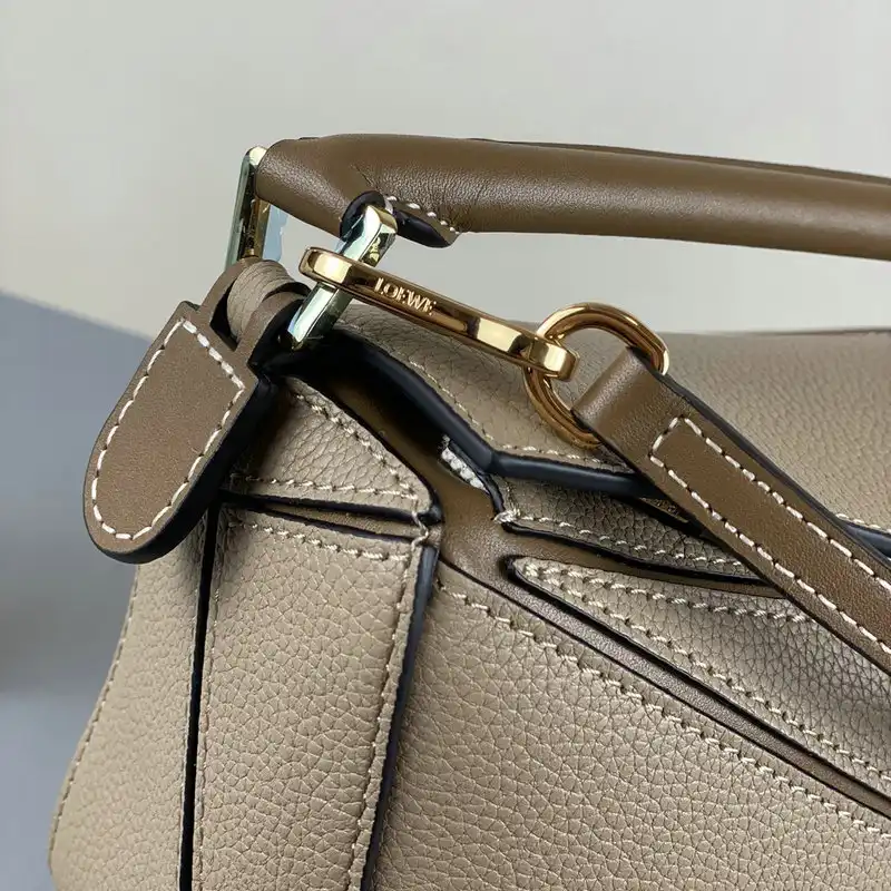 Loewe Bag 2209SW0008