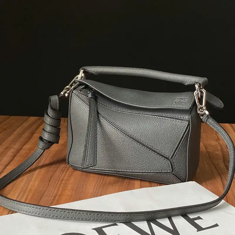 Loewe Bag 2209SW0019