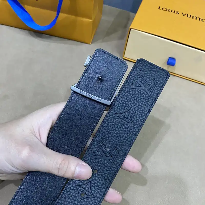 LV Belts 2210XA0073
