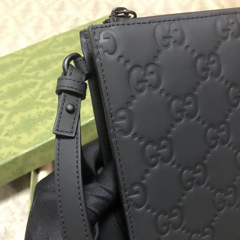 G*u*i bags 2411ya0138