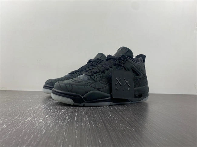 AIR JORDAN 4 RETRO KAWS 930155 Vibrant 3862