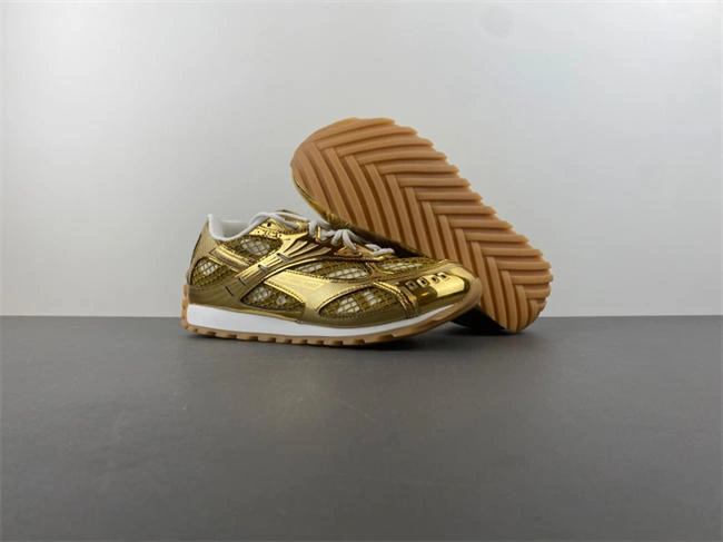 Bottega Veneta Orbit Cozy 2600