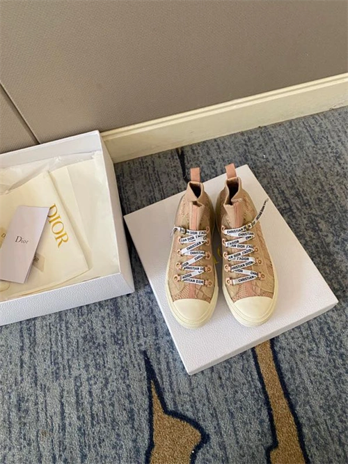 Sustainable DR Sneaker 1080