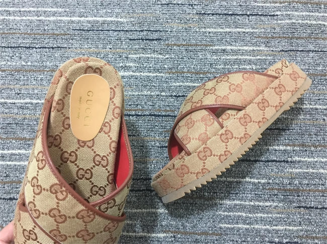 neat G*u*i side women 474