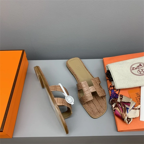 H Slipper Refined 2328