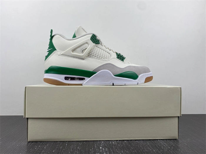 Stretchable Jordan 4 Retro SB Pine Green DR5415- 3895