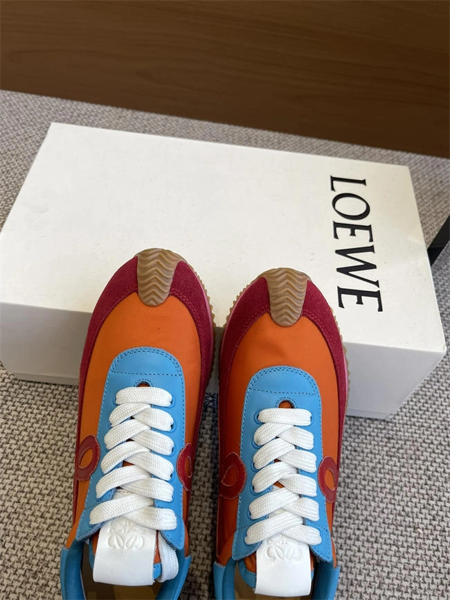 Compact Loewe Sneaker 2464