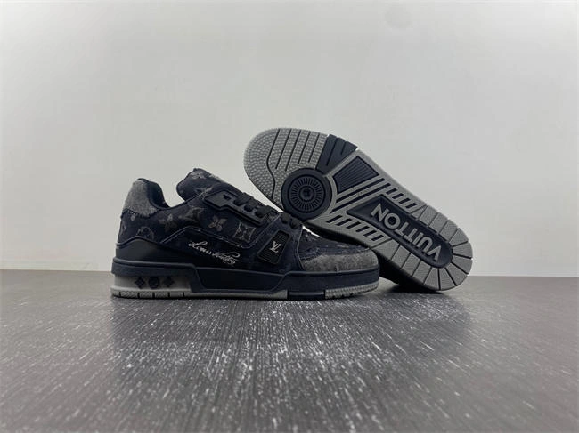 DailyWear Louis Vuitton LV trainer 2138