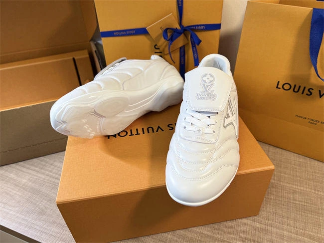 Louis Vuitton WrinkleFree 1668