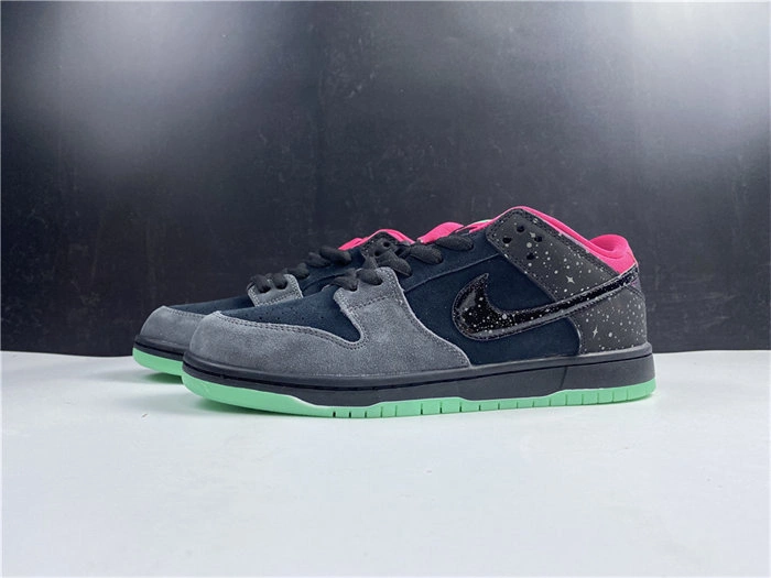 OdorResistant Nike Dunk SB Low Premier Northern Lights 724183- 4929