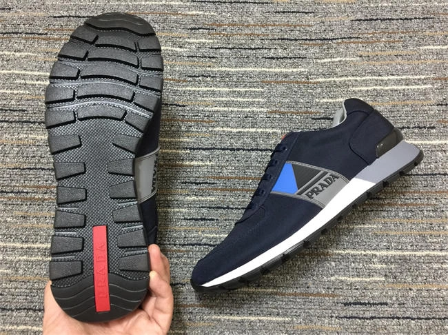 Prada Sneaker ModernLook 3382